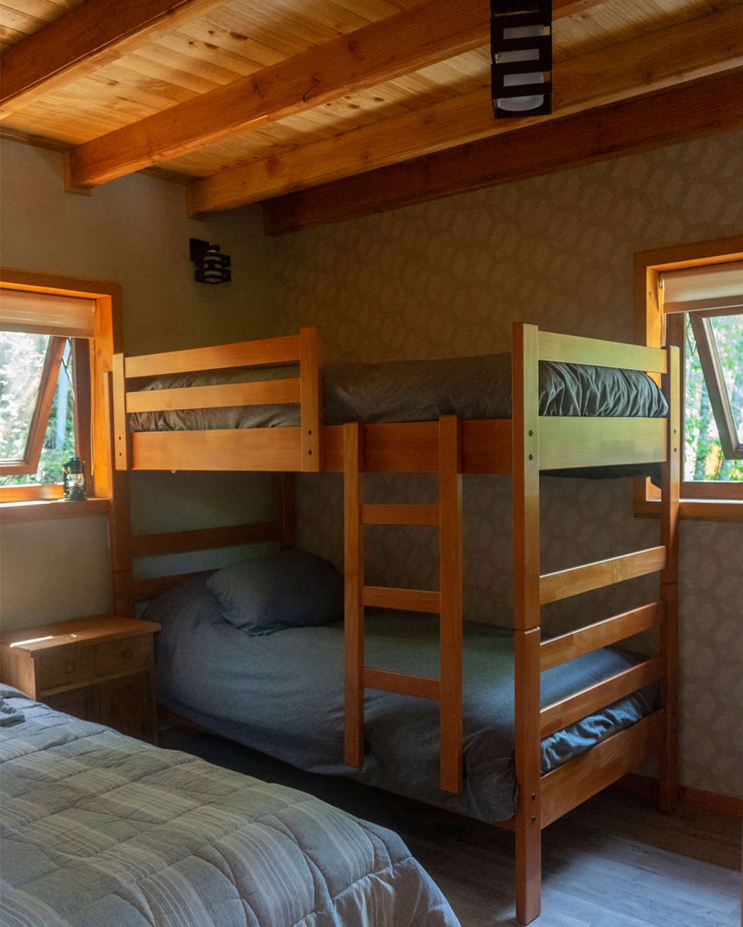 Dormitorio con camarotes